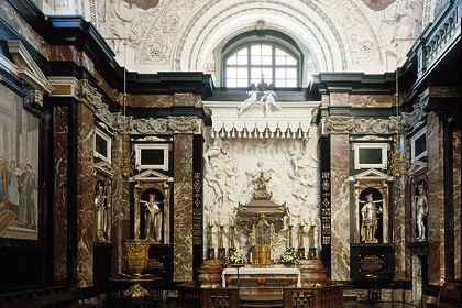 Šv. Kazimiero koplyčios viduje. Antano Lukšėno fotografija