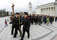 Kryžiaus kelias iš Vilniaus arkikatedros į Trijų kryžių kalną Didįjį penktadienį. Dainiaus Tunkūno fotografija